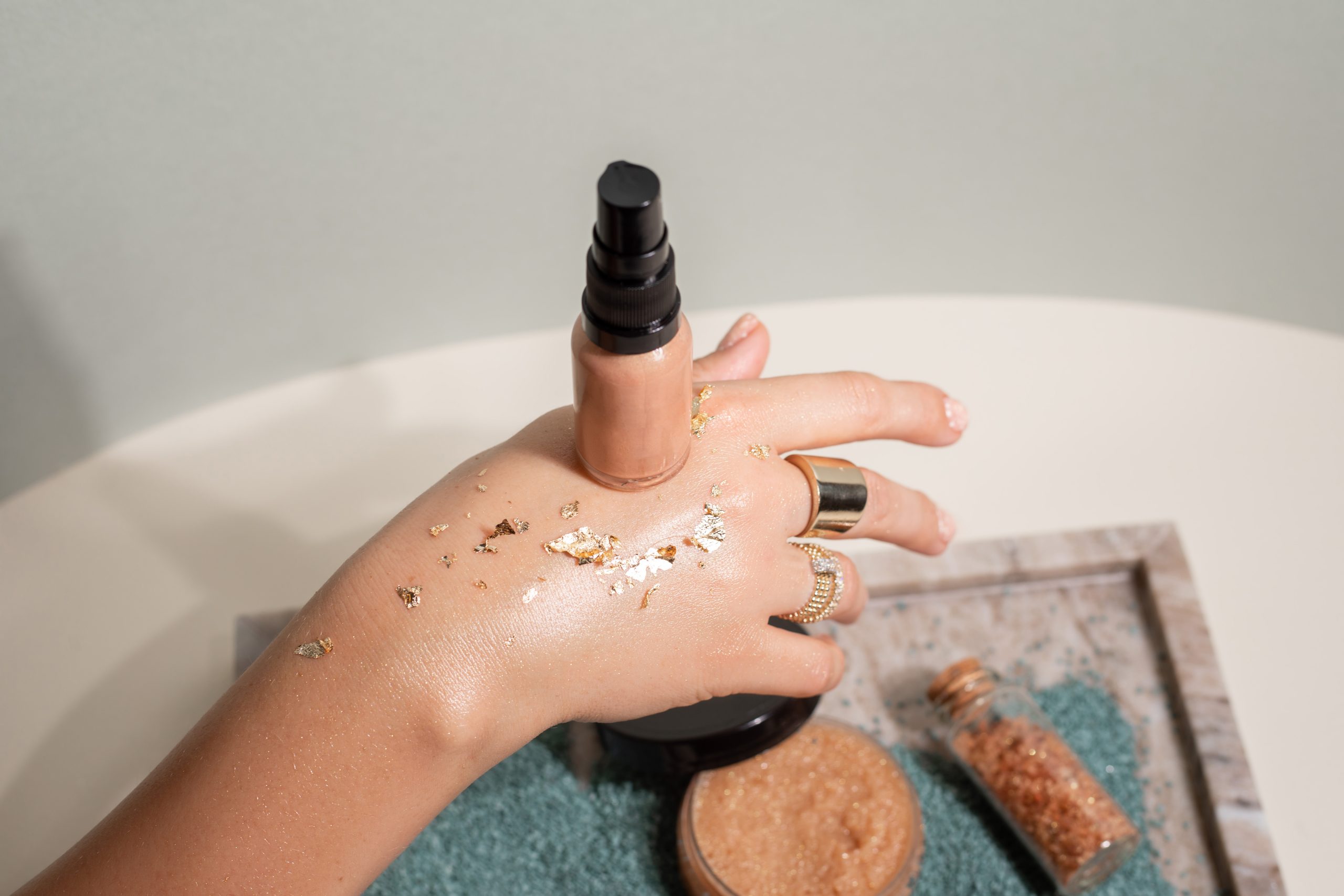Perfect Base Makeup Using Primer and Foundation