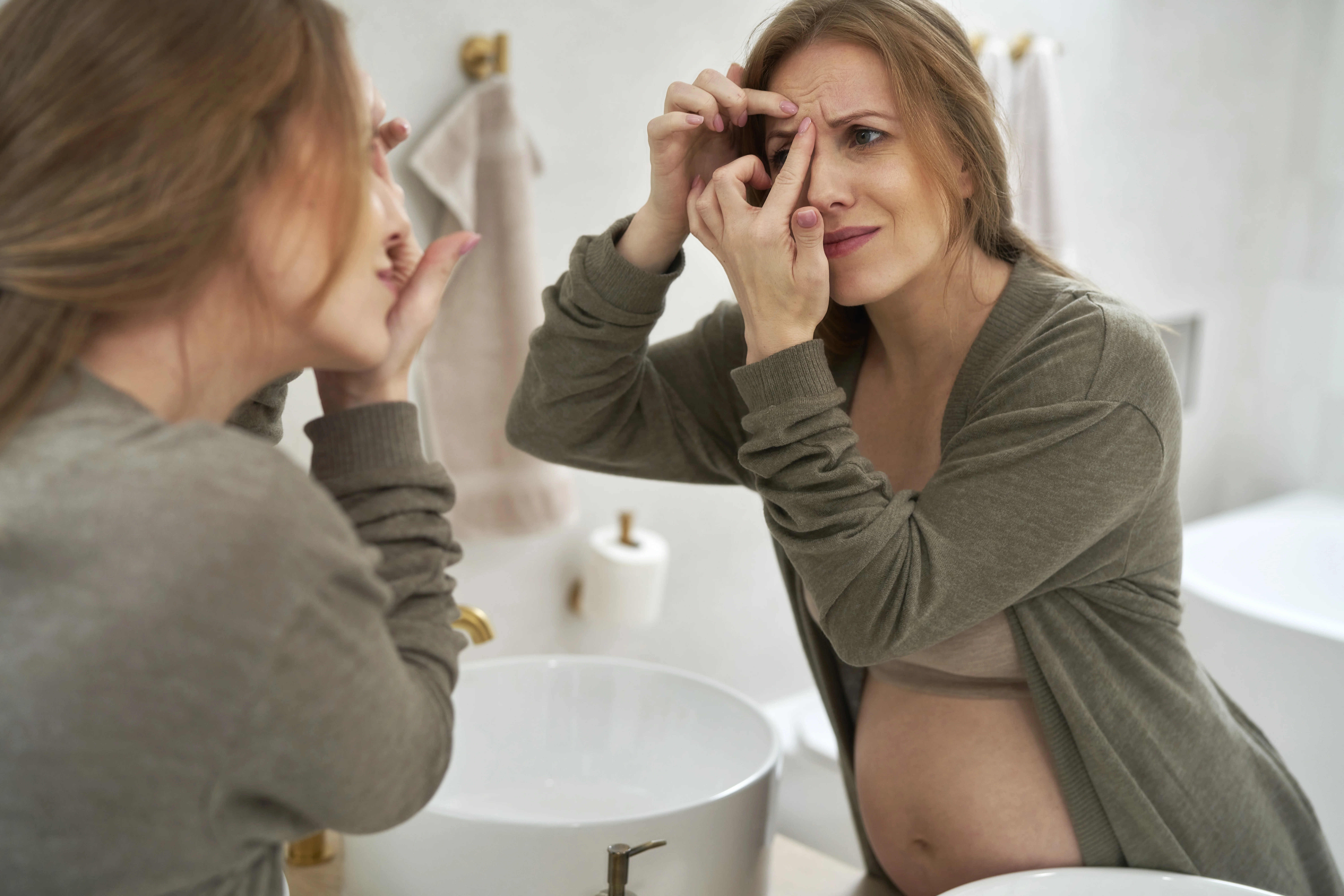Safe pregnancy skincare routine for radiant, glowing skin naturally.