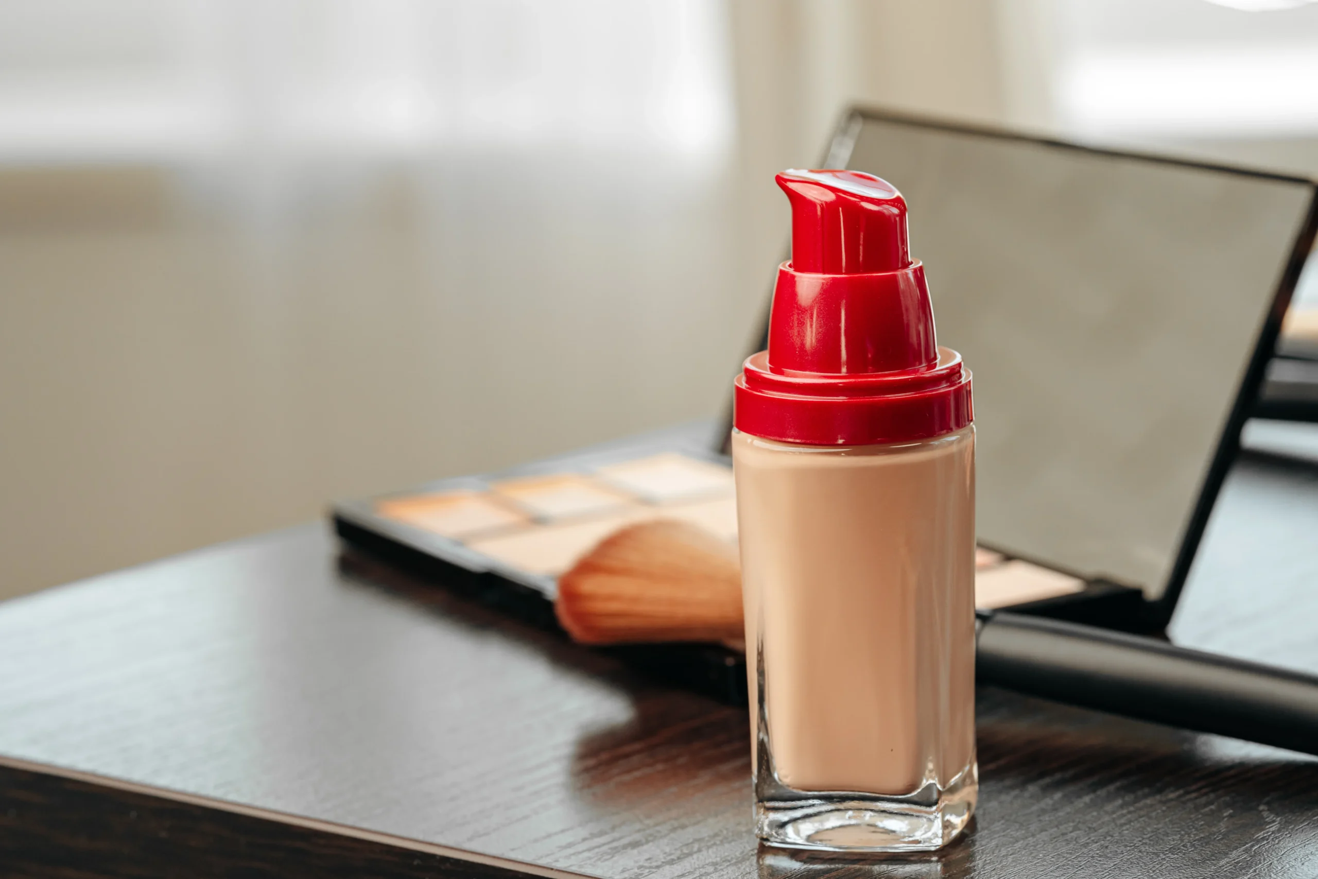 Hyaluronic acid primer for dry skin that hydrates and plumps the face.