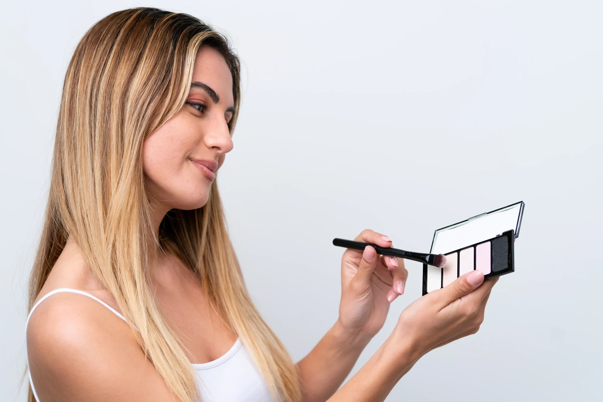 Face chart showing color corrector placement for dark circles, redness, and dullness.