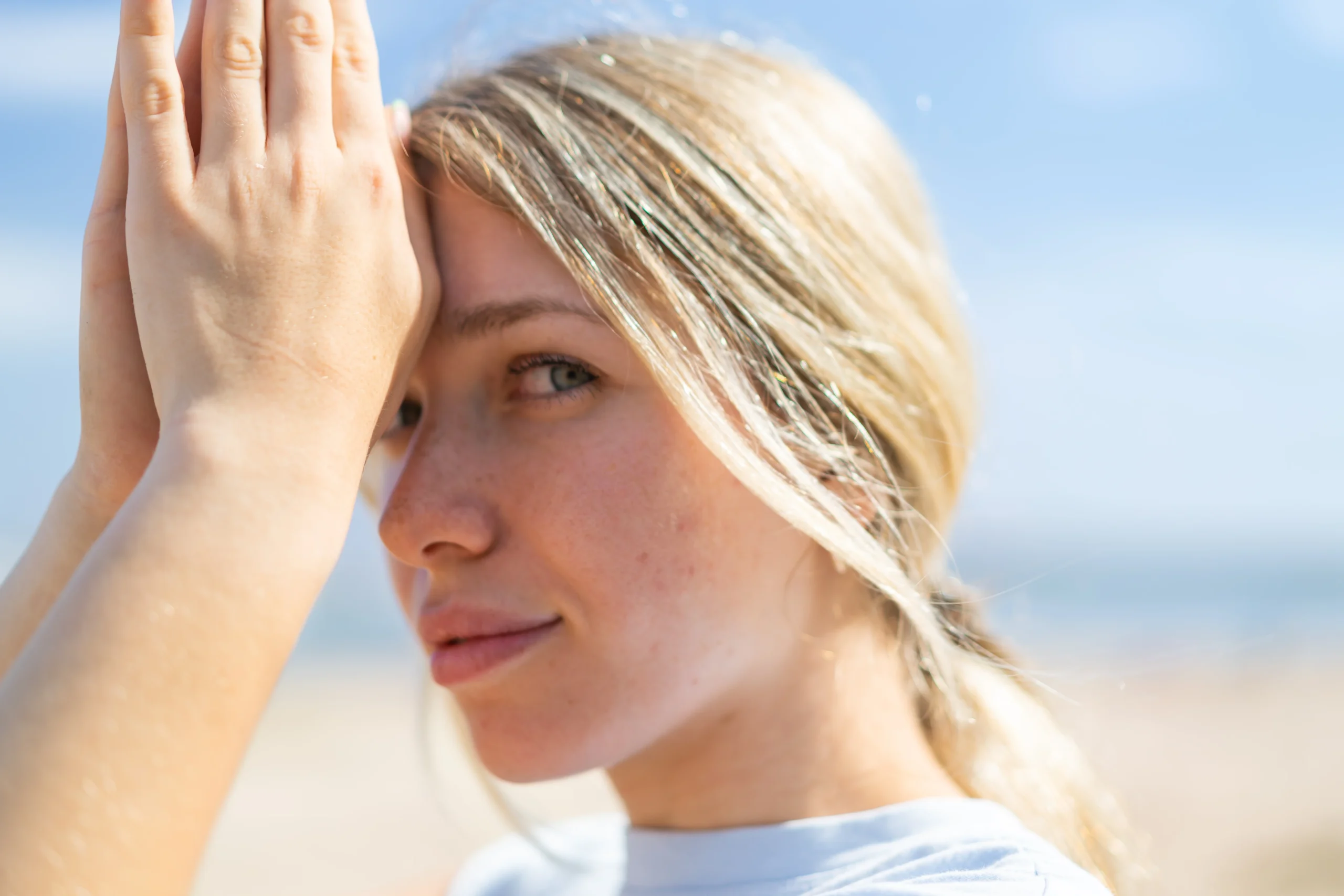 Lightweight tinted sunscreen giving a natural glow while protecting acne-prone skin.