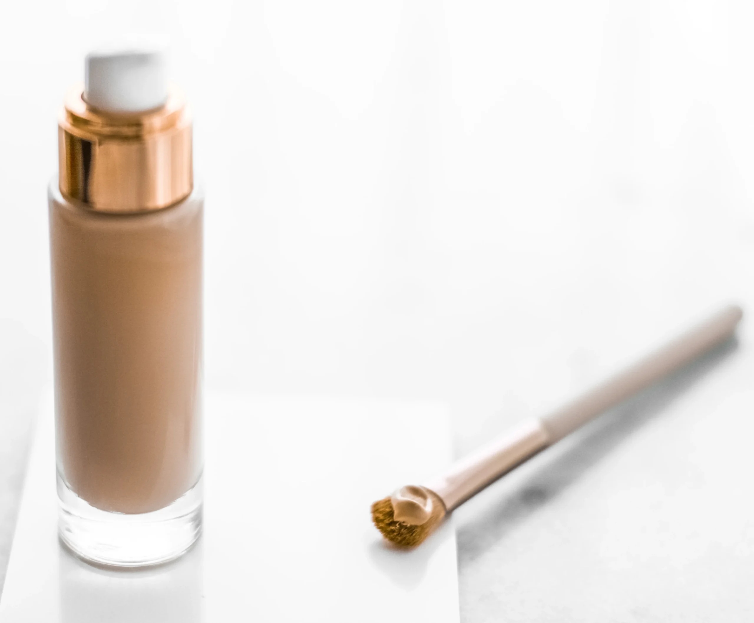 Beginner foundation brush for natural makeup looks.